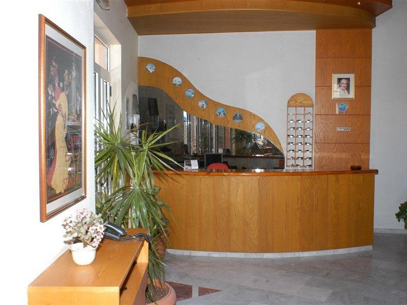 Daisy Hotel Apartments Rethymno  Ngoại thất bức ảnh
